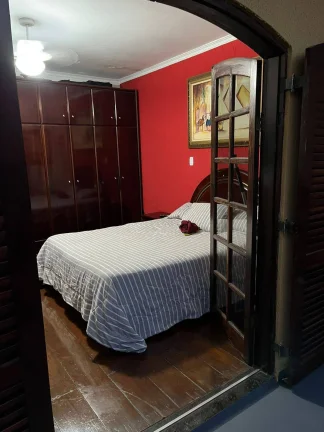 Imagem Sobrado 243 m² 3 Dormitorios sendo 2 Suites 3 Vagas de Garagens