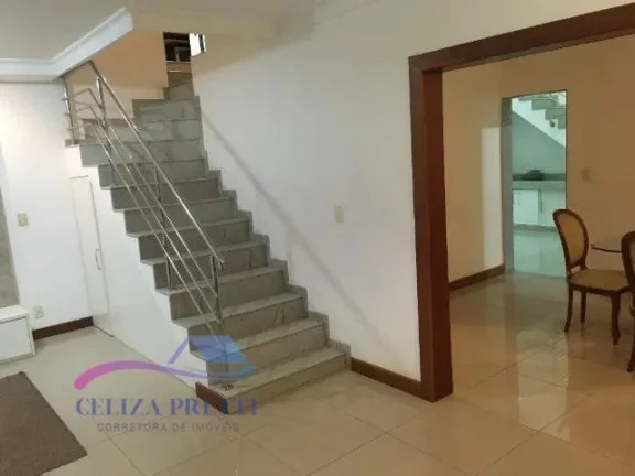 Imagem Casa de dois andares com 223m2, garagem para 4 carros, muito bem localizada em Jardim da Penha, próximo a comercio (padaria, restaurantes, supermercados, feira livre, posto de saúde, academias, farmácias etc.