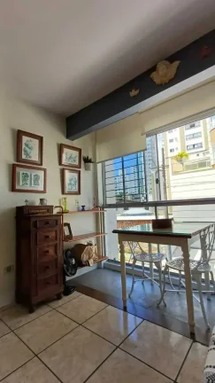 Imagem Apartamento com 2 dormitórios sendo 1 suíte e 1 vaga no Centro de Balneário Camboriú/SC