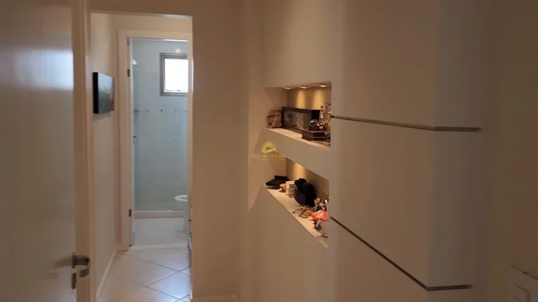 Imagem Apartamento Lateral com Vista Parcial para o Mar

Situado em um dos pontos mais privilegiados da Ens...