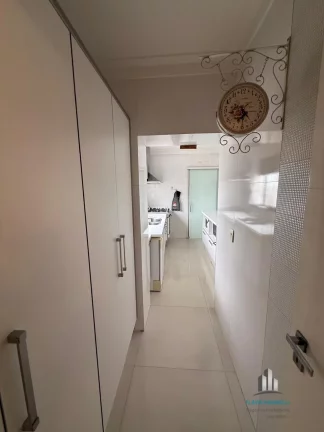 Imagem Apartamento MOBILIADO à Venda com 4 Suítes e 4 Vagas de Garagem