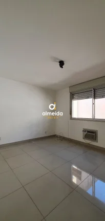 Imagem Apartamento com 2 dormitórios e dependência completa no centro