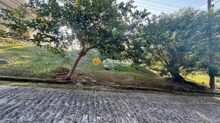 Imagem Terreno à Venda no Condomínio Panorâmico com vista para o mar em Bombinhas