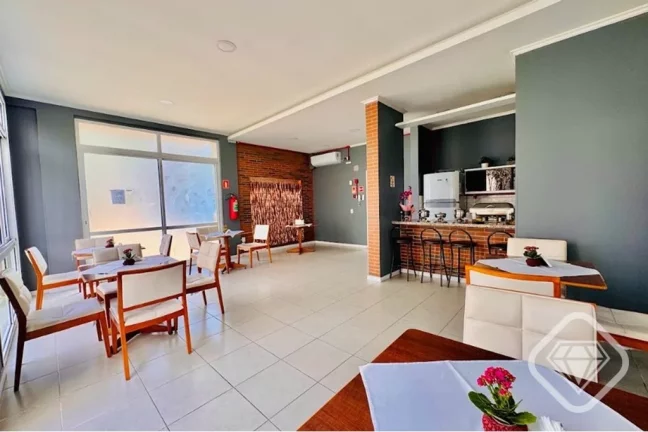 Imagem Apartamento de 2 dormitórios no 3º andar, pronto para morar

Um imóvel compacto e muito bem resol...