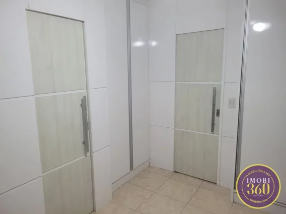 Imagem Sobrado á venda na Parada XV de Novembro