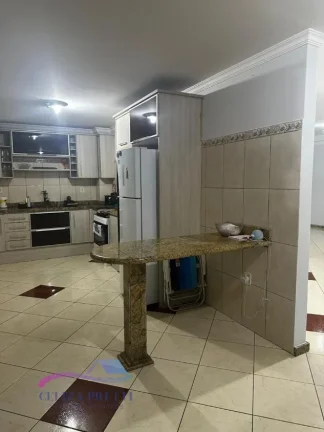 Imagem Casa Duplex com Terraço, Quintal Amplo e 160m² de Área Construída