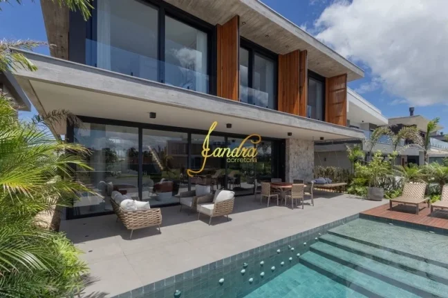 Imagem Sobrado no Sense, mobiliado e decorado com piscina de 28m2