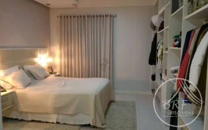 Imagem Vendo excelente apartamento com terraço e piscina, totalmente plano em excelente localização a 200 metros da Beira mar do Estreito Florianópolis SC co