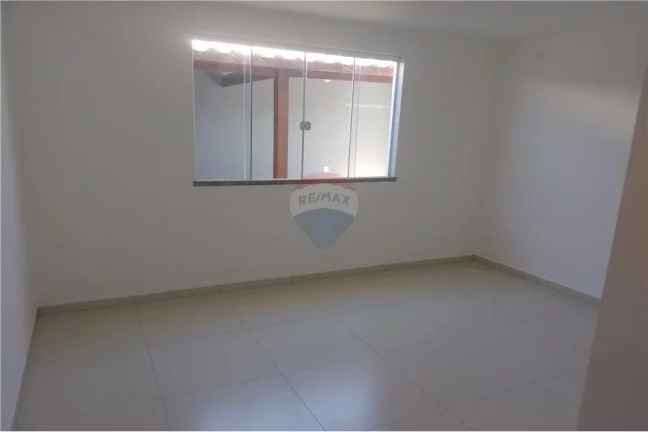 Imagem Excelente Oportunidade: Casa de 3 Quartos em Condomínio com Infraestrutura Completa