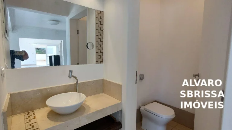 Imagem Casa com piscina, área gourmet e grande quintal. Estuda permuta com imóvel comercial. 395 m². Condomínio Zuleika Jabour Salto/SP