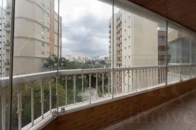 Imagem Apartamento luxuoso de altíssimo padrão em Perdizes nobre, com vista para o skyline da cidade.