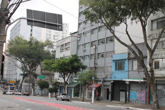 Imagem Sala Comercial 36 m² 200 metros do Metro Se Toda Mobiliada