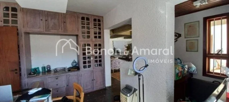 Imagem Linda casa á venda no Condomínio Reserva Iguatemi com hall de entrada social e de serviço, vaga p...