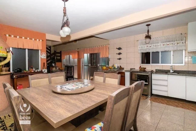 Imagem Sobrado com 398 m², 4 quartos (2 suítes) à venda por R$ 1.300.000 - Bacacheri - Curitiba/PR