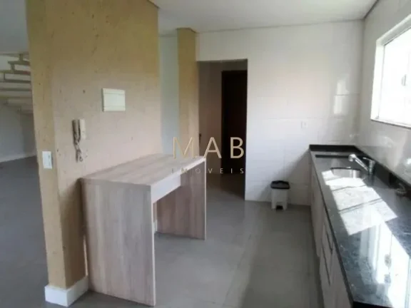 Imagem Casa em Condomínio de Alto Padrão em São João do Rio Vermelho - Florianópolis-SC: 4 quartos, 2 suítes, 2 salas, 3 banheiros, 1 vaga, 200m².
