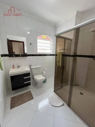 Imagem Casa com 116m² - 3 dorms - 2 vagas - Jd. Monte Azul.