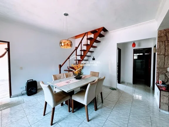 Imagem Não perca a chance de adquirir esse imóvel incrível! Casa ampla e moderna, localizada em um bairr...
