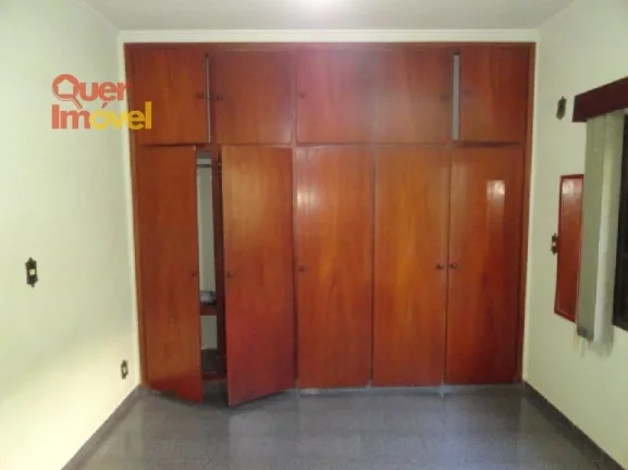 Imagem Imperdível oportunidade de compra: Casa à venda em Ribeirão Preto-SP, Jardim Irajá! 3 quartos, 1 suíte, 2 salas, 5 banheiros, 4 vagas de garagem, 151,59 m². Comercial ou residencial. Quer Imóvel Negócios Imobiliários.