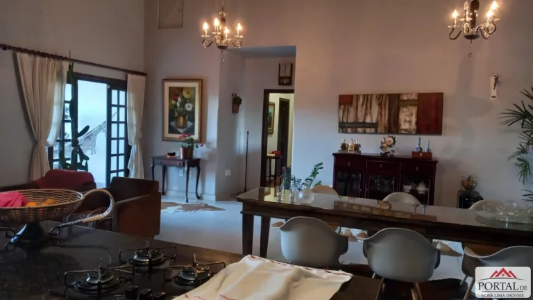 Imagem Esta linda casa a venda está localizada no Condomínio Vila do Ouro, em Nova Lima,