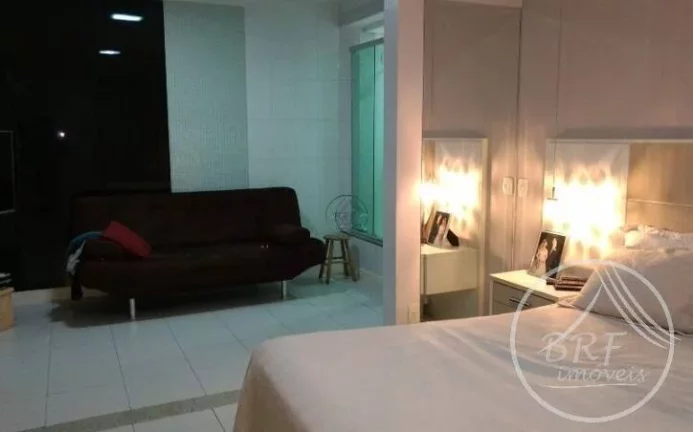 Imagem Vendo excelente apartamento com terraço e piscina, totalmente plano em excelente localização a 200 metros da Beira mar do Estreito Florianópolis SC co