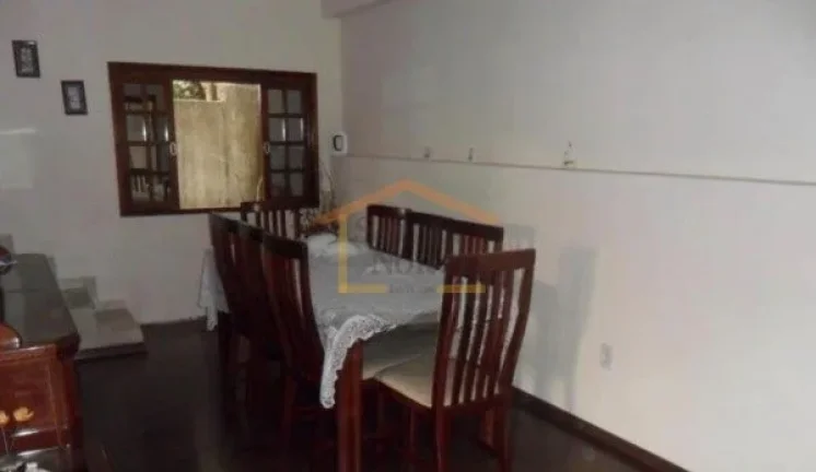 Imagem Sobrado com 380 m² de área útil, composto por 3 dormitórios, sendo 1 suíte com varanda, copa, c...