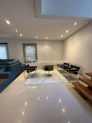 Imagem sta casa encantadora está situada em um ambiente tranquilo e seguro, proporcionando uma experiênci...