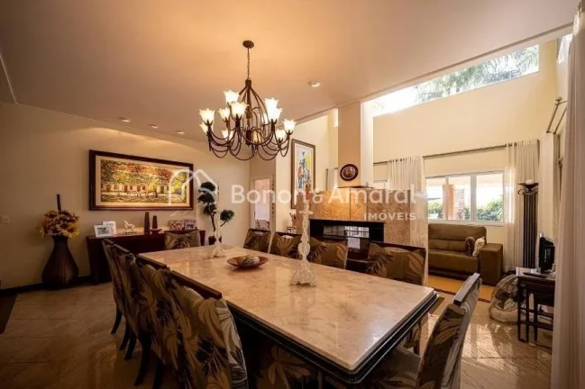 Imagem Linda e espaÃ§osa casa, com 4 quartos, sendo 4 suÃ­tes, 8 banheiros, quarto nas dependÃªncias, 1 suÃ...
