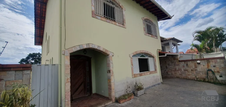 Imagem CASA COMERCIAL em ESMERALDAS - MG, CENTRO