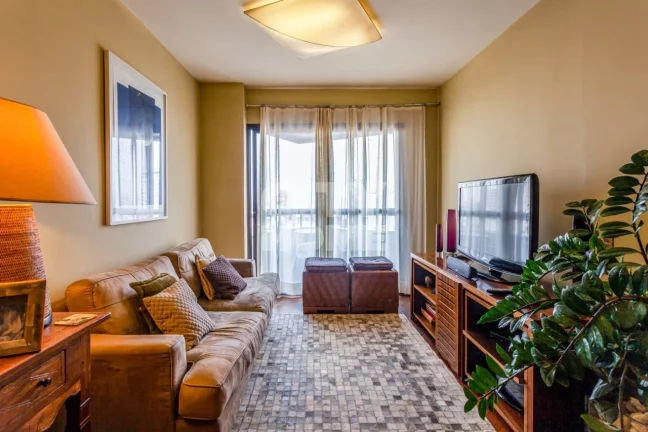 Apartamento de 127m², Alto de Pinheiros, com quatro dormitórios, sendo duas suítes, hall, lavabo,...