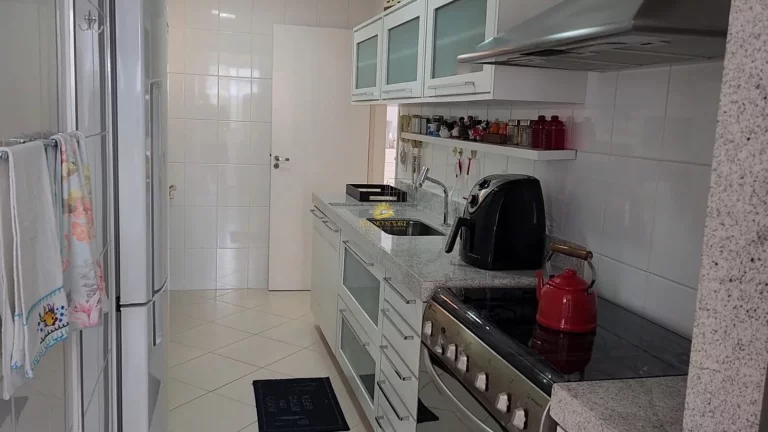 Imagem Apartamento Lateral com Vista Parcial para o Mar

Situado em um dos pontos mais privilegiados da Ens...