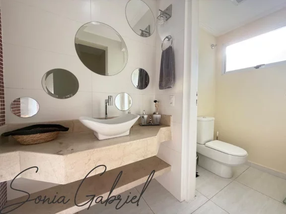 Imagem Casa em Condomínio em Vinhedo-SP: 4 Quartos, 2 Suítes, 3 Salas, 4 Banheiros, 4 Vagas - Imperdível! Imagem Casa em Condomínio em Vinhedo-SP: 4 Quartos, 2 Suítes, 3 Salas, 4 Banheiros, 4 Vagas - Imperdível!