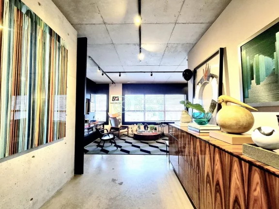 Imagem O apartamento, projetado pelo renomado arquiteto Marlon Gama, que já participou da Casa Cor São Pa...
