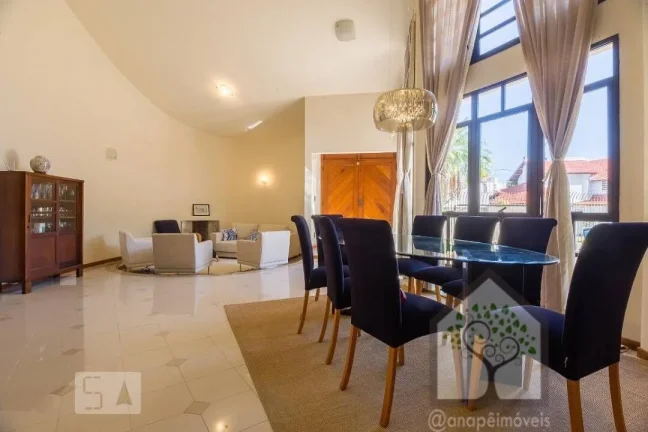 Imagem Ampla Casa com 5 Quartos à Venda