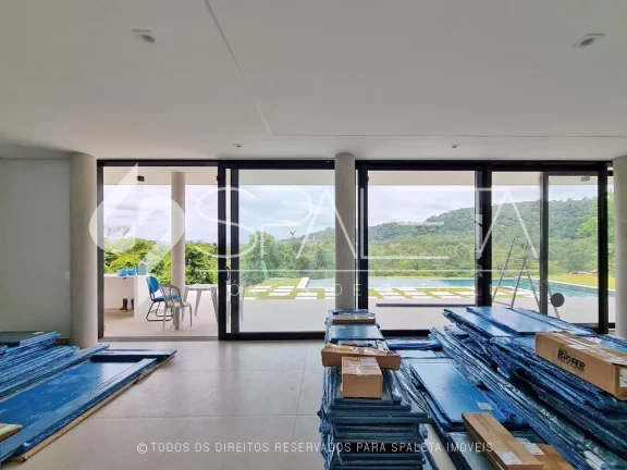 Imagem Maravilhosa residência com arquitetura moderna disponível para locação e venda na Fazenda Serrazul I
