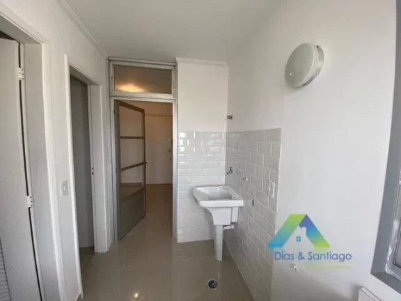 Imagem Oportunidade apartamento todo reformado com 4 dormitórios, 2 vagas a poucos minutos da estação do metro São Judas e Saúde.