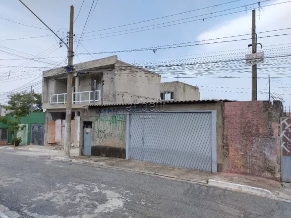 Imagem Casa com quarto, sala, cozinha, wc, quintal e garagem com 06 vagas num terreno 250m². Oportunidade ...