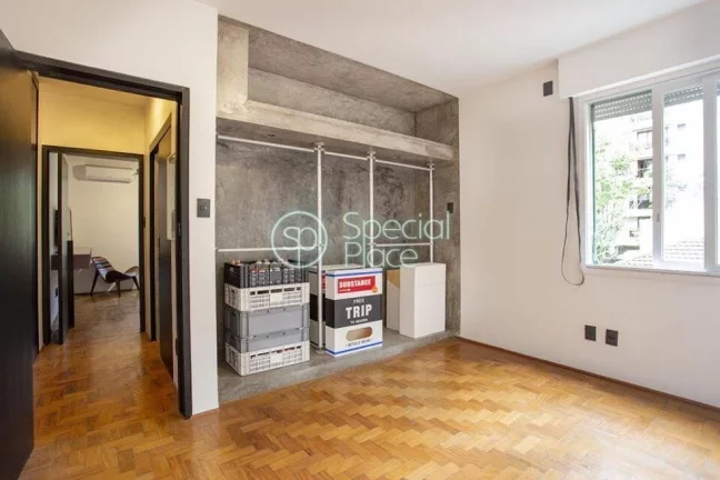 Imagem Ap reformado e moderno em predinho super charmoso dos anos 60. São 102m² de área privativa, 2 dor...