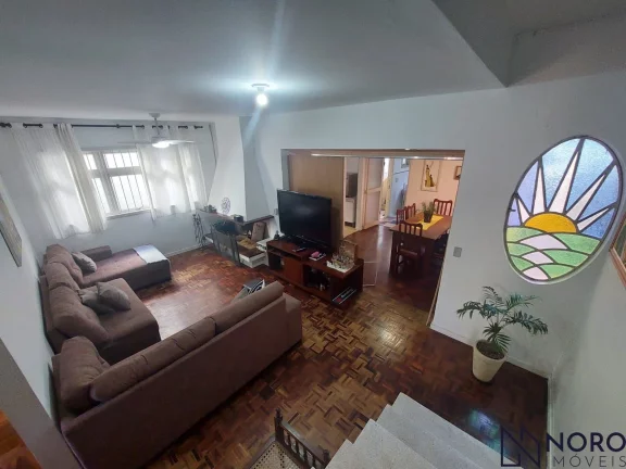 Imagem CASA 3 DORMITÓRIOS (1 SUITE) 4 VAGAS NA TRAV. DOMINGOS TREVISAN-CENTRO