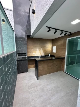 Imagem Casa Sobreposta com 3 dormitórios e 3 suítes com piscina - Boqueirão / Santos