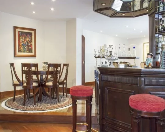 Imagem Apartamento na Rua Mangabeiras com 4 suítes e 4 vagas, 380m²