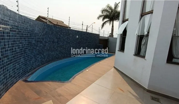 Imagem Excelente Sobrado no Jardim Itália, Cambé: 3 Quartos (1 Suíte Luxuosa), 3 Banheiros, Sacada, Churrasqueira e Piscina – Conforto e Lazer para Sua Família!