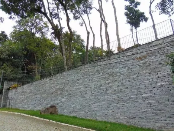 Imagem Maravilhosa casa em condomínio fechado. Nova Friburgo RJ.