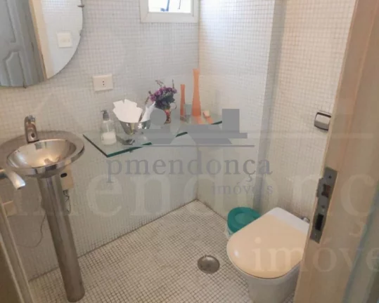 Imagem Apartamento com living para 02 ambientes, amplas janelas, lavabo, dormitórios ricos em armários, b...