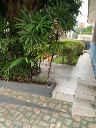 Imagem Vende-se casa com localização excelente no Miramar