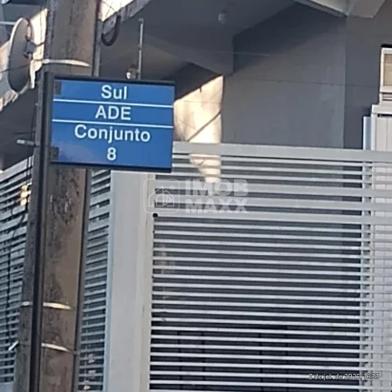 Imagem Prédio inteiro com 02 lojas em Samambaia Sul por R$ 850k