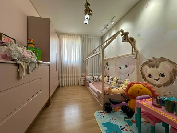 Imagem Apartamento mobiliado com 3 dormitórios e 2 vagas de garagem em Navegantes/SC