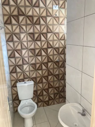 Imagem Sobrado com 1 dormitório para alugar, 40 m² por R$ 900,00/mês - Calmon Viana - Poá/SP