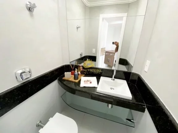 Imagem Descubra esta cobertura maravilhosa, com localização estratégica, próxima a praias, comércio, g...
