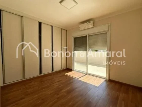 Imagem Imóvel amplo à venda com 4 quartos, sendo 4 suítes e 5 banheiros e 1 lavabo. Este imóvel está b...