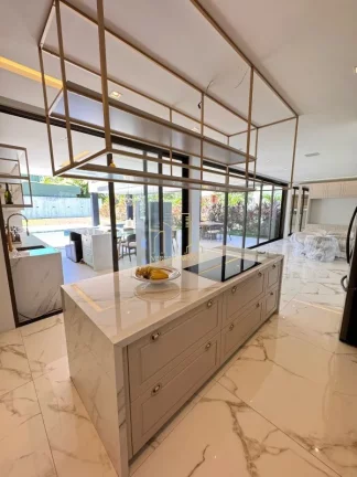 Imagem Linda casa duplex de alto padrão com quatro suítes área gourmet a venda em Alphaville salvador ll